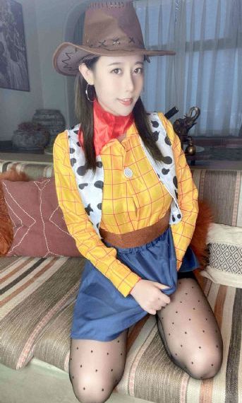 丫头把腿分大点就不疼了_BD免费播放