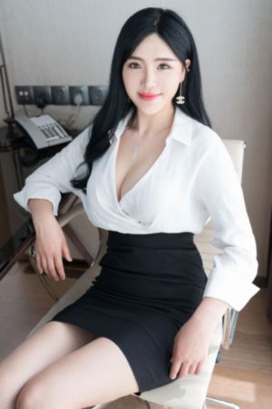 扒开粉嫩小泬舌头伸进去免费视频_免费国语在线观看